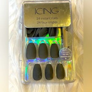 Charcoal Faux Ongles 24 nail set, NWT